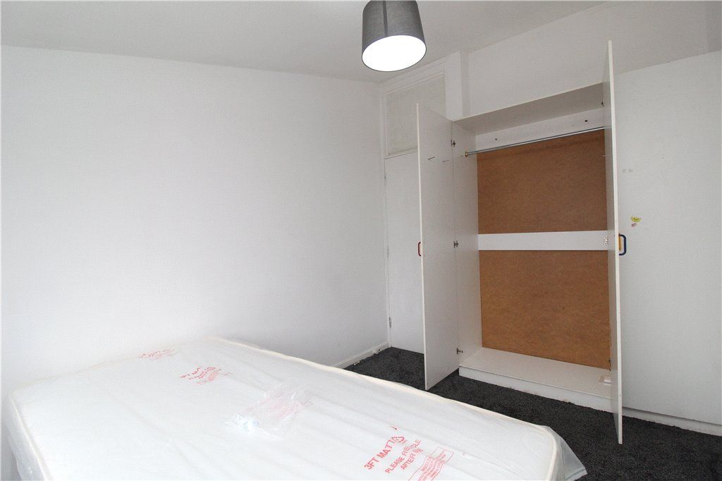 Property photo 3 of 10 Bedroom