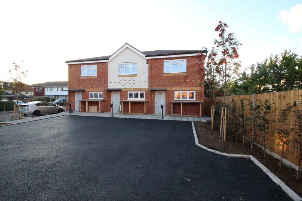 Property photo 2 of 11