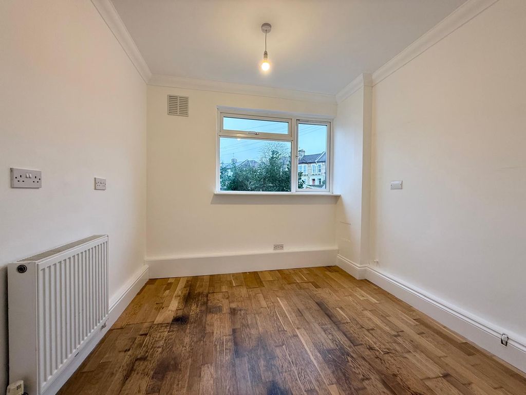 Property photo 3 of 7 Photo 3