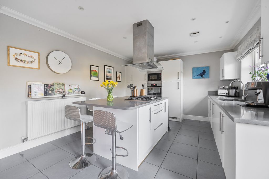 Property photo 3 of 14 Kitchen