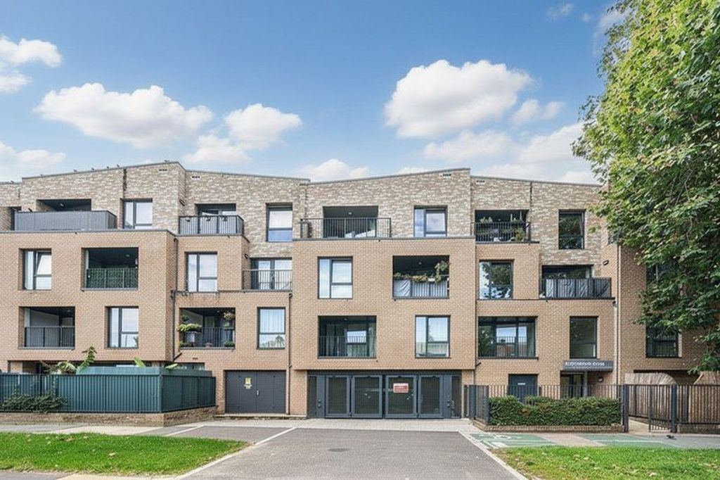 Property photo 1 of 9