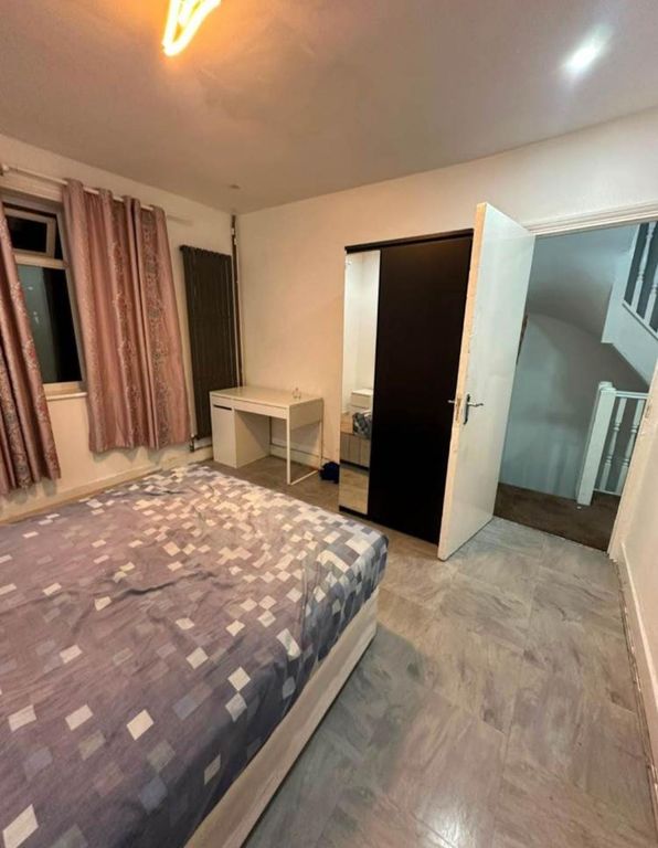 Property photo 1 of 1