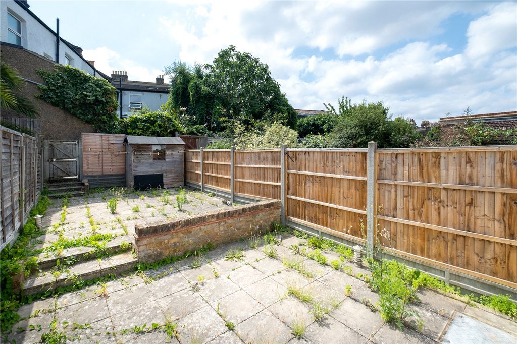 Property photo 3 of 8 Picture No. 05