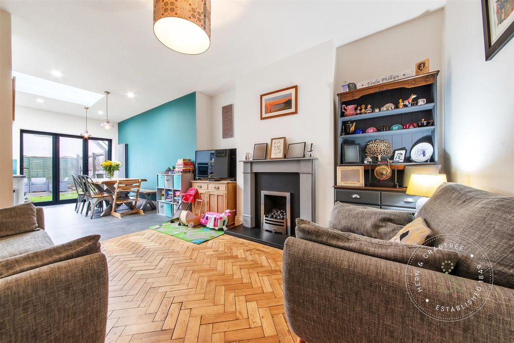 Property photo 3 of 29 Windway-Road-15.Jpg