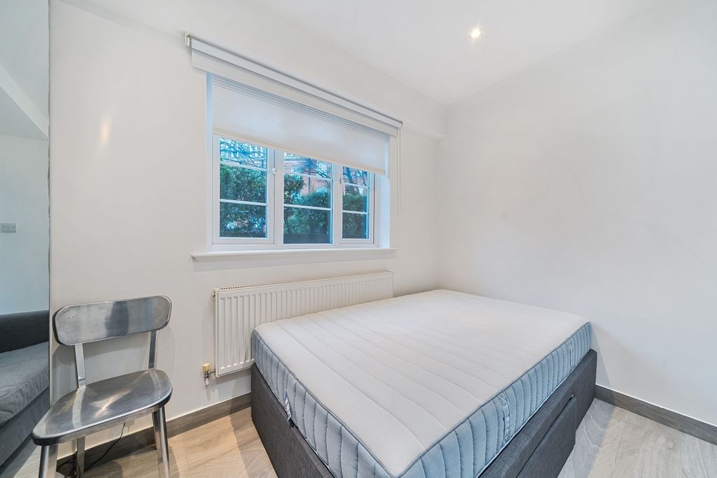 Property photo 1 of 7 1414771-5-698B10F...