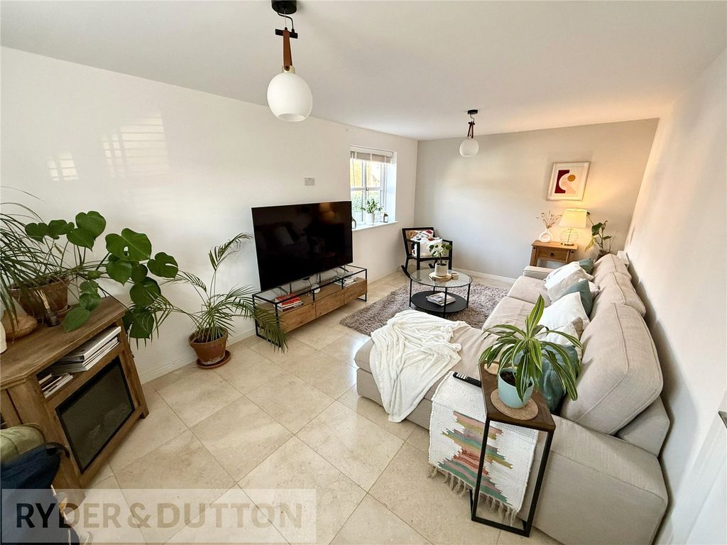 Property photo 2 of 30 Lounge