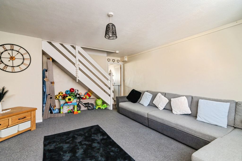 Property photo 3 of 20 Pbox-Img.Jpg