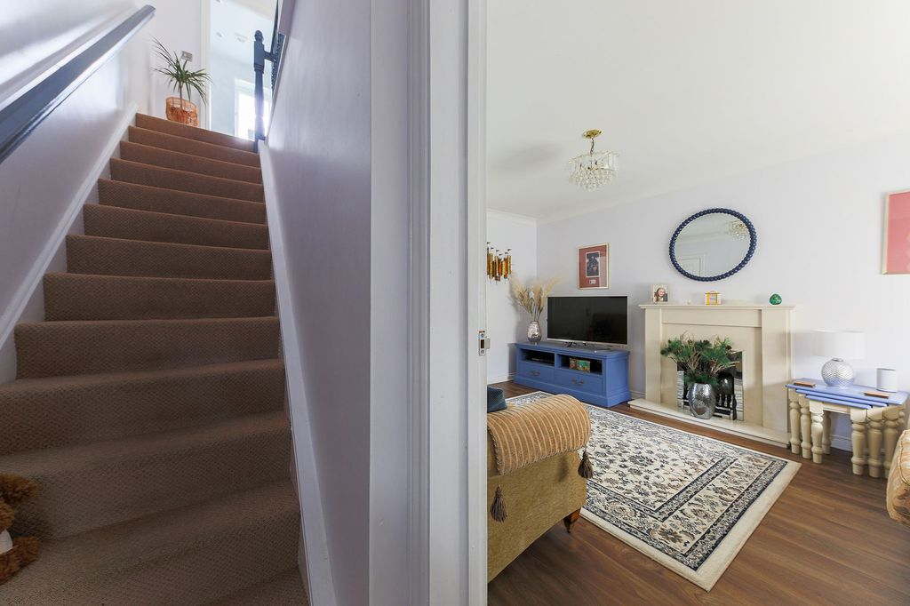 Property photo 3 of 16 Entrance