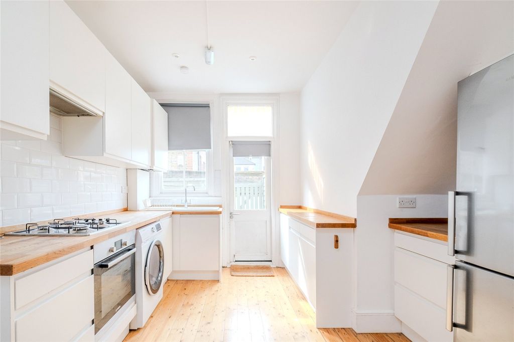 Property photo 3 of 9 Picture No. 18