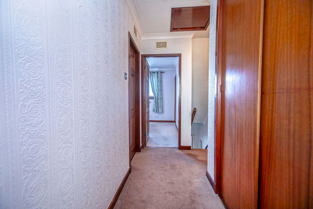 Property photo 2 of 20 Property Image 2