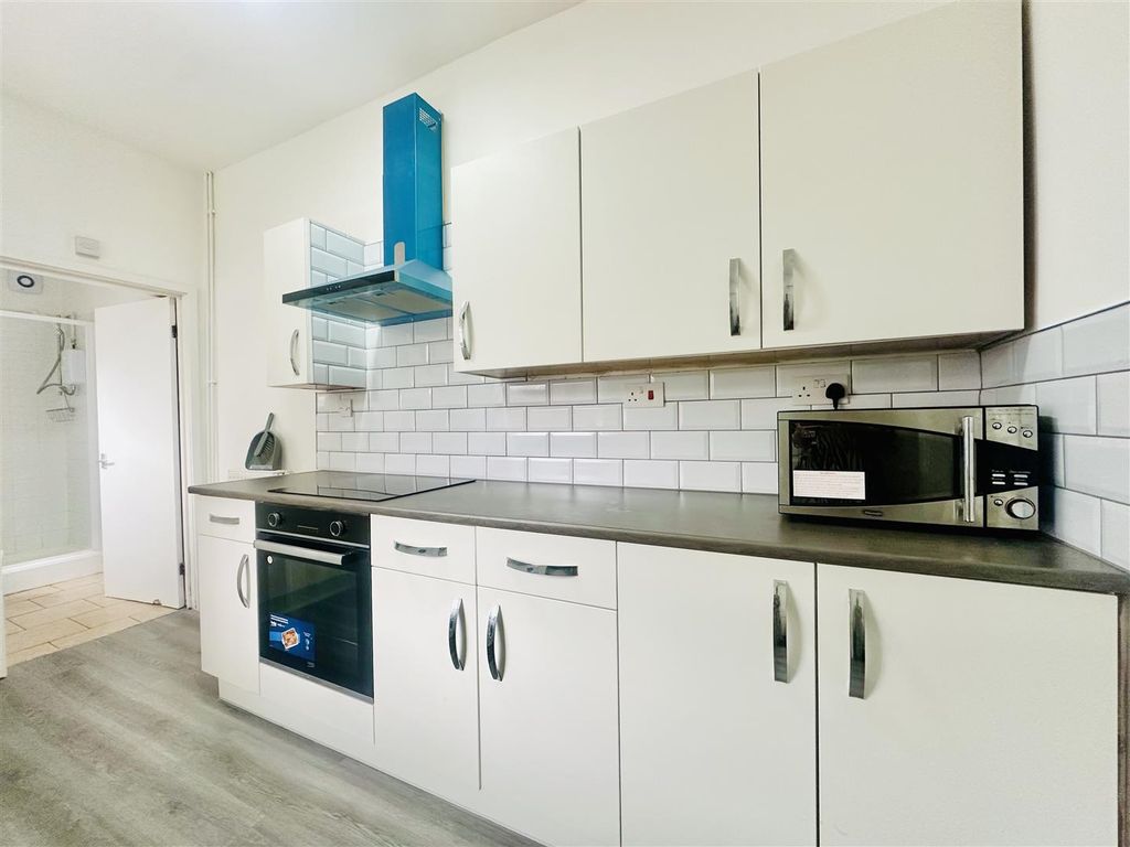 Property photo 3 of 12 Image00006.Jpeg