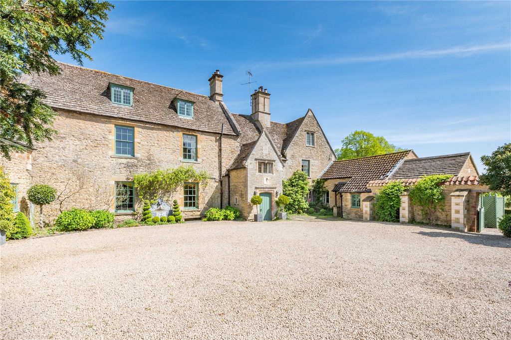 Property photo 2 of 33 Manor House