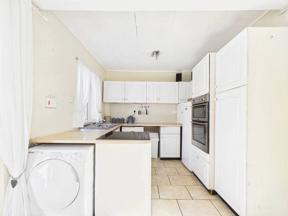 Property photo 3 of 17 Picture No. 10