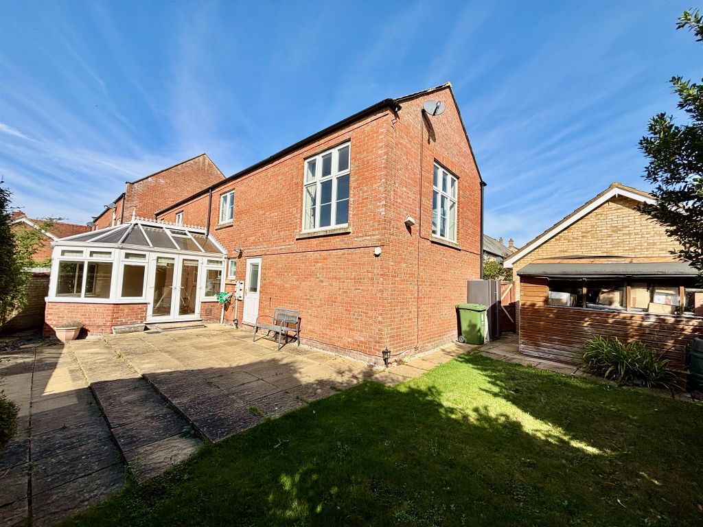 Property photo 3 of 11