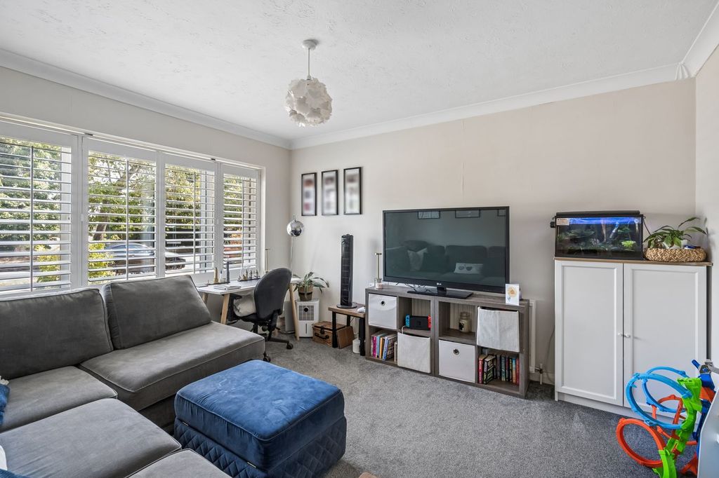 Property photo 2 of 12