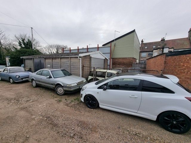 Property photo 1 of 4