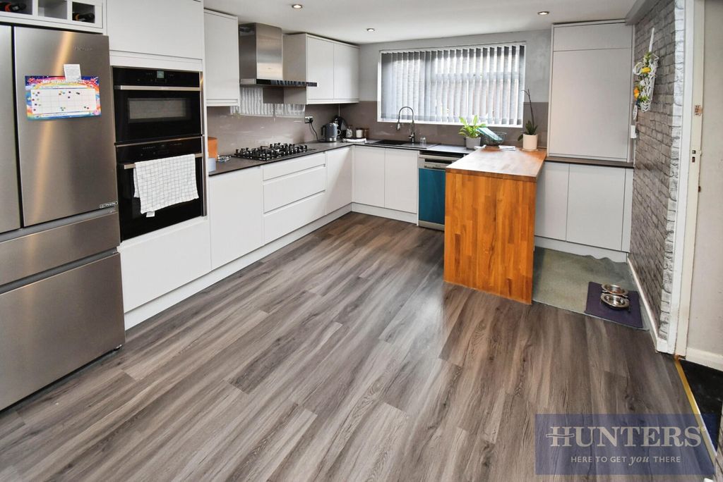 Property photo 3 of 21 Kitchen-Diner