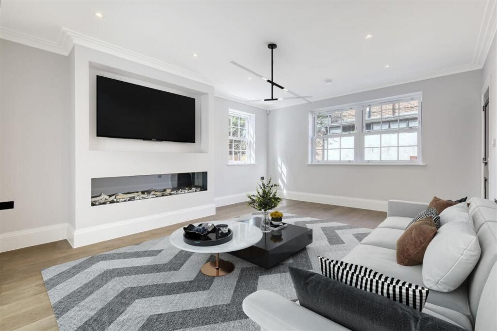 Property photo 2 of 34