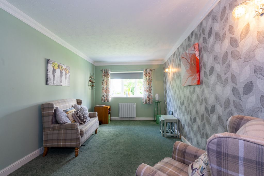 Property photo 3 of 12