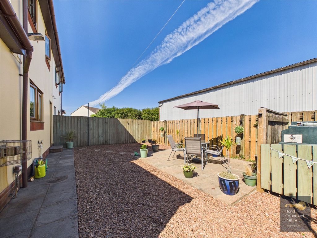 Property photo 2 of 19 Picture No. 10