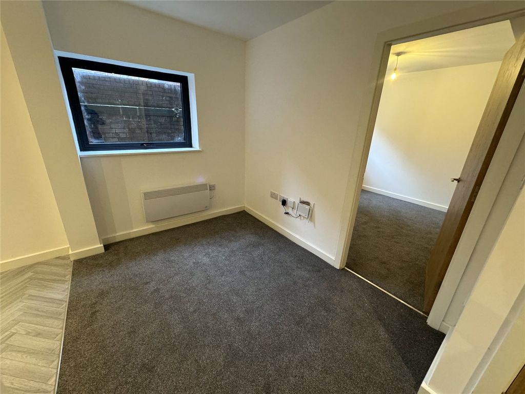 Property photo 3 of 6 Picture No. 02