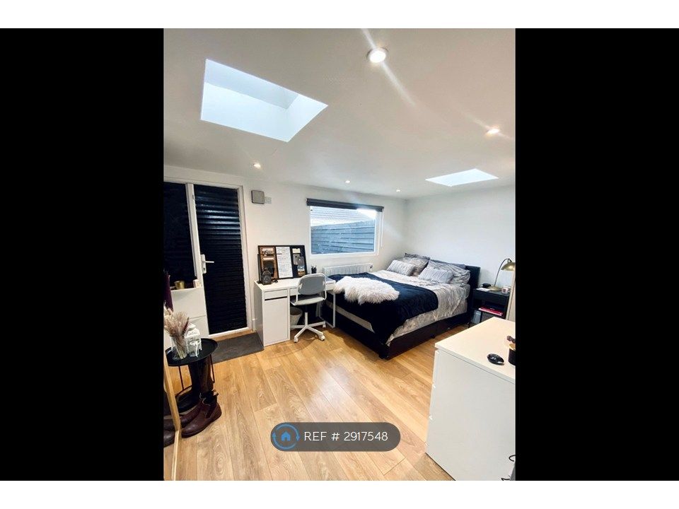 Property photo 1 of 7 Studio