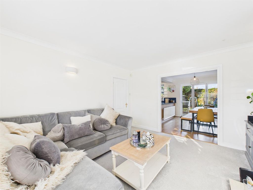 Property photo 3 of 16 Cam02435G0-Pr0097-Still014.Jpg