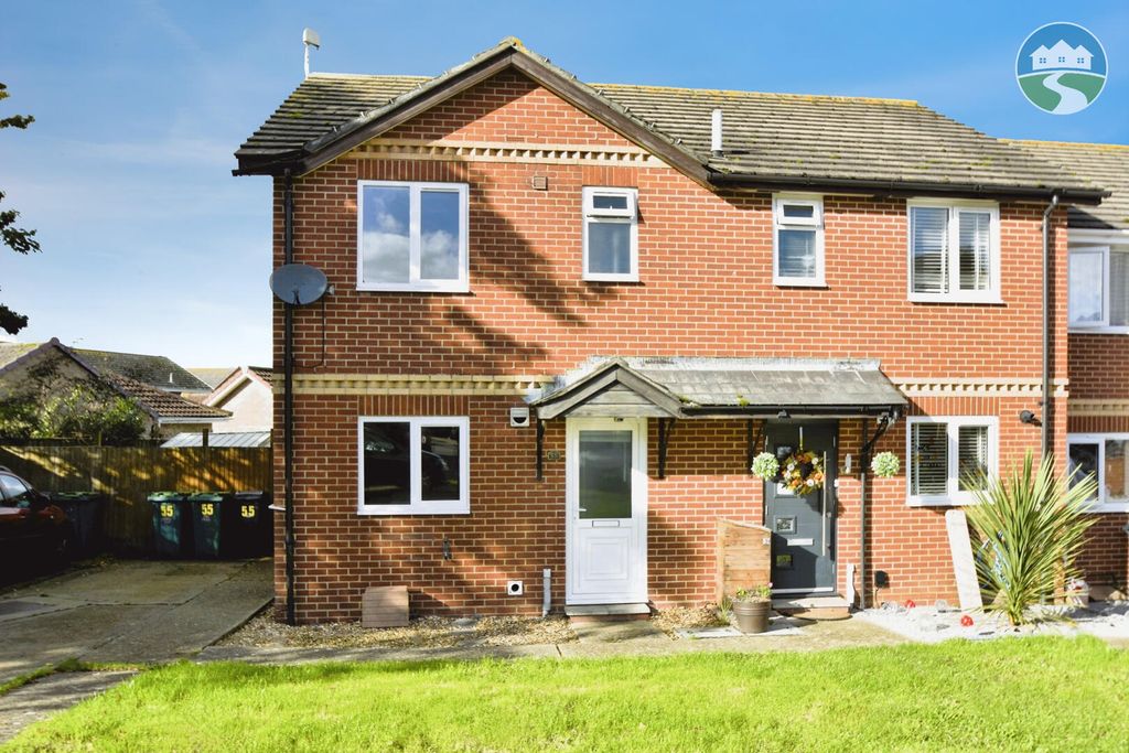 Property photo 1 of 10 Front (Exterior)