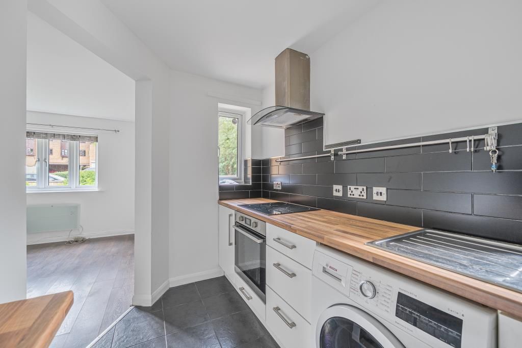 Property photo 3 of 21 Kitchen