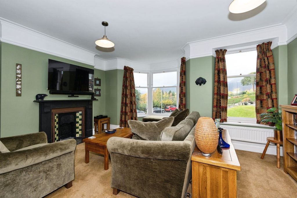 Property photo 3 of 30