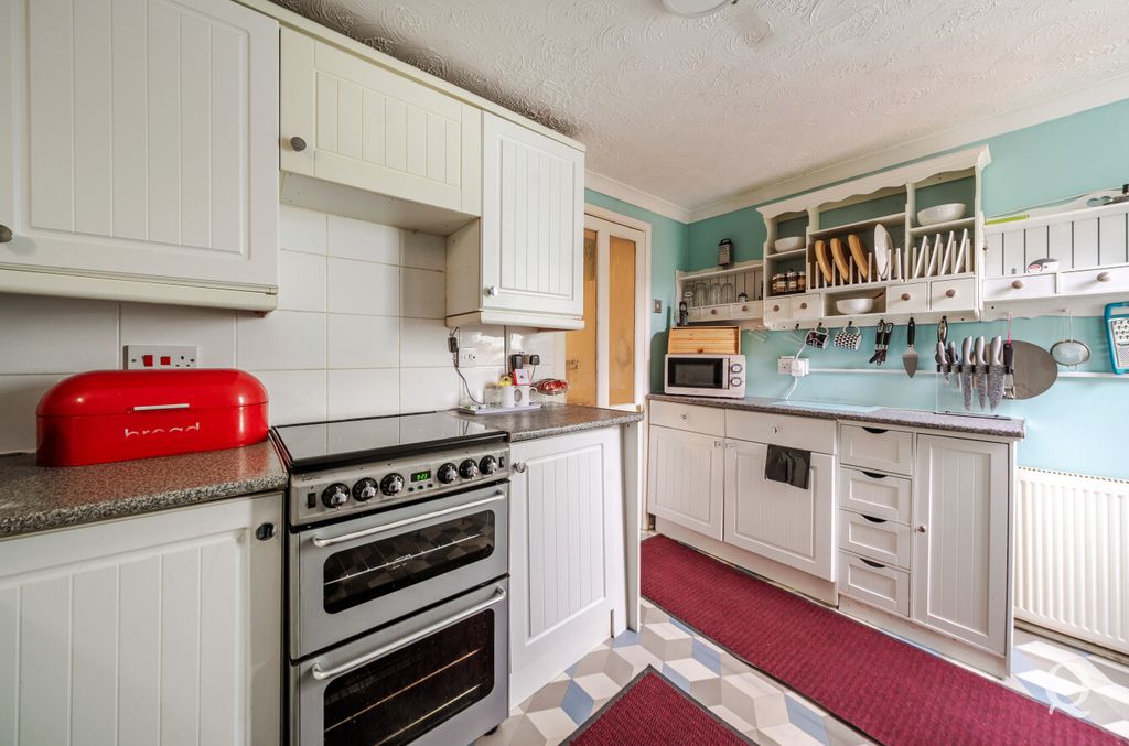 Property photo 3 of 23 15d29Bf3-607B-466...