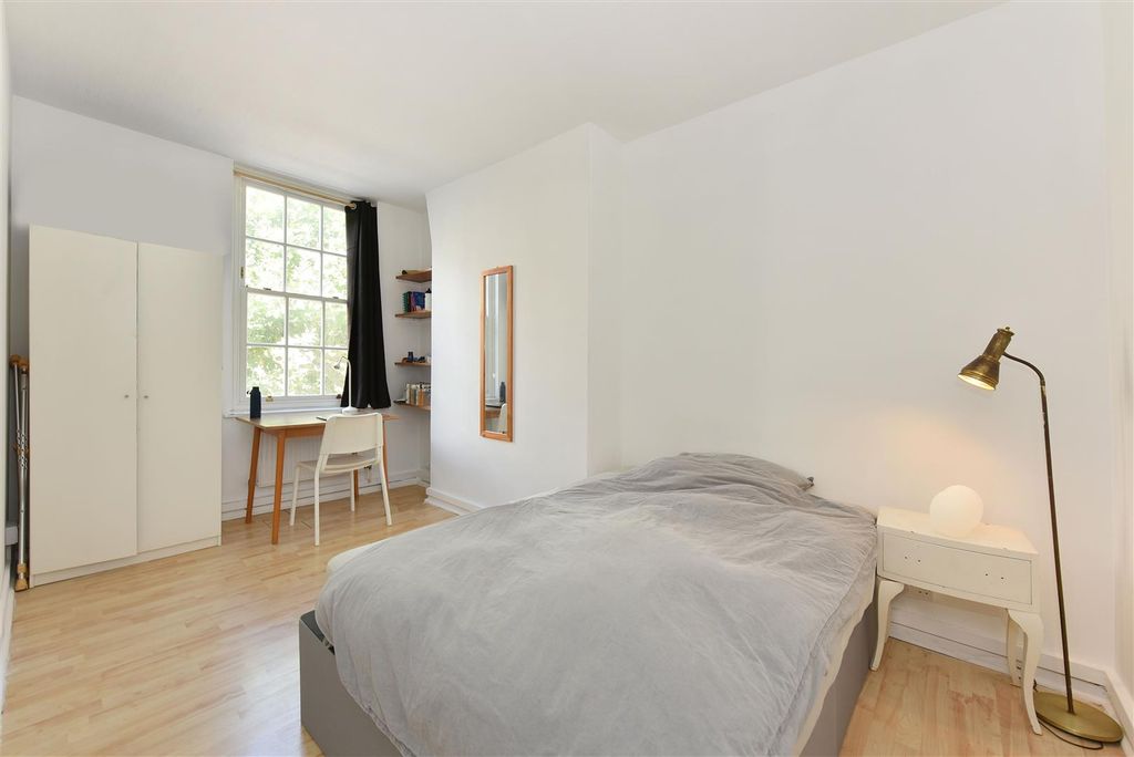 Property photo 1 of 10 28 Nigel House (1).Jpg