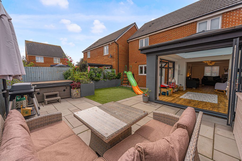 Property photo 2 of 35