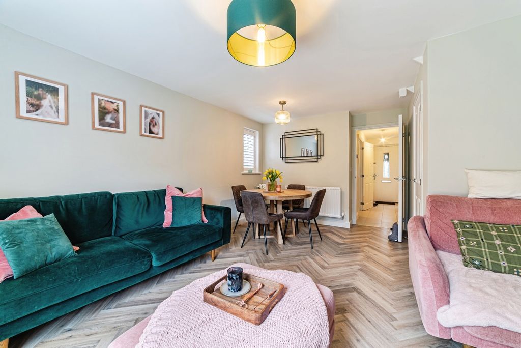 Property photo 3 of 20 Pbox-Img.Jpg