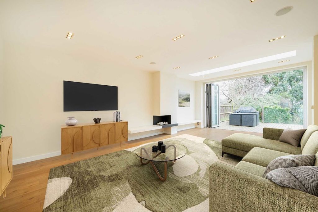 Property photo 3 of 14