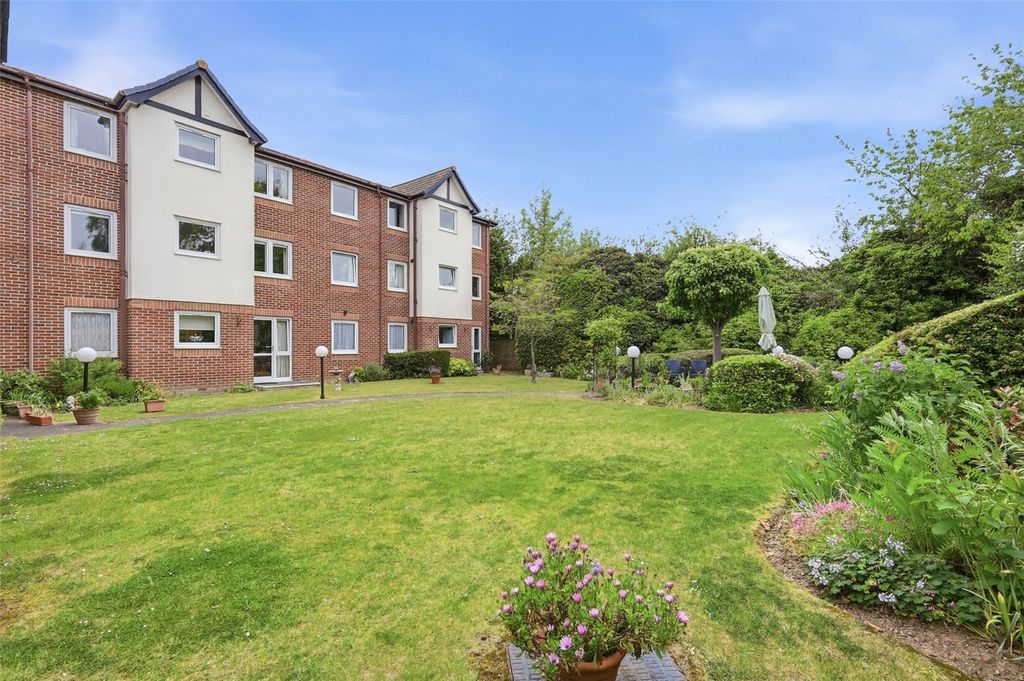 Property photo 2 of 15 Picture No. 18
