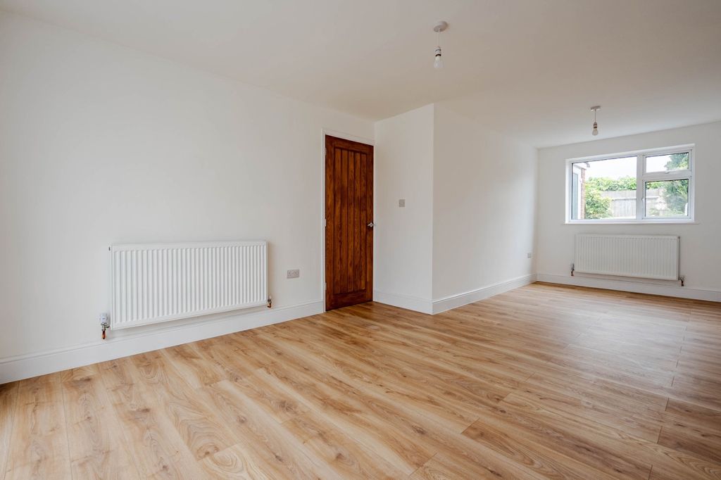 Property photo 2 of 14 Photograph