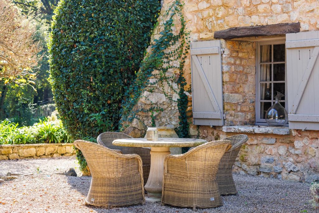 Property photo 2 of 44