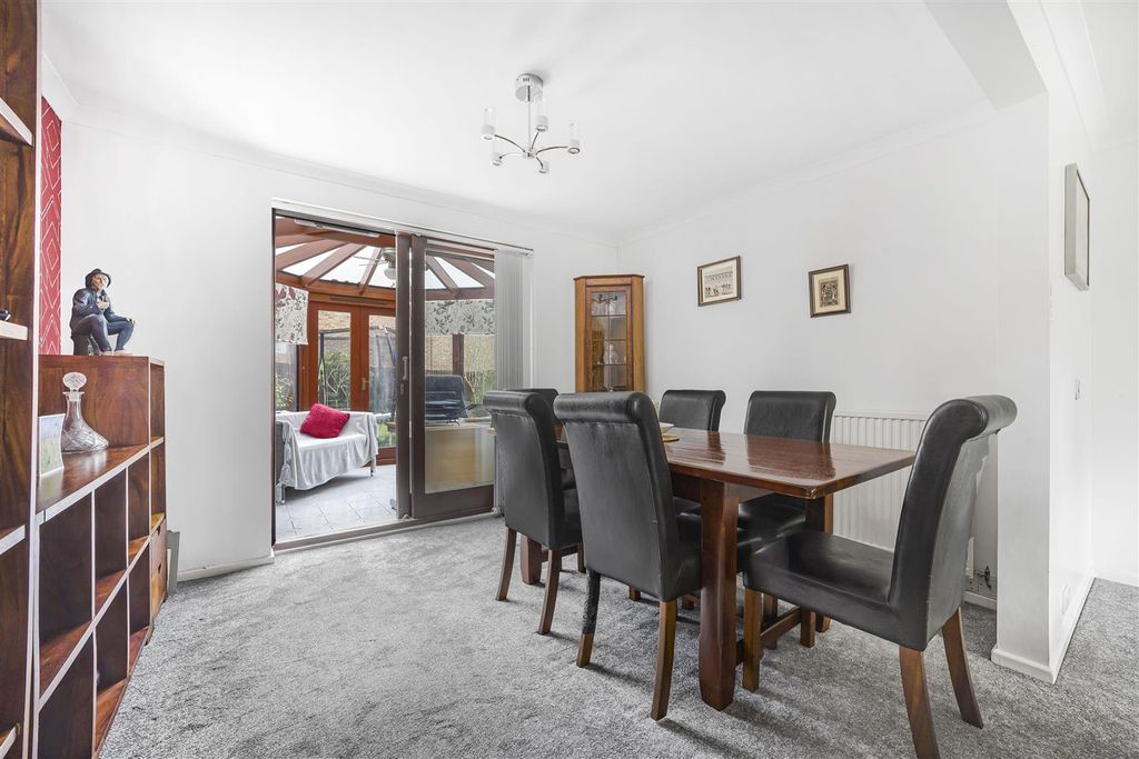 Property photo 3 of 18