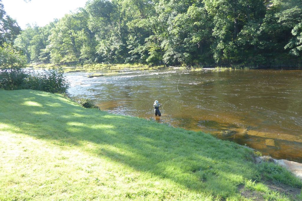 Property photo 2 of 39 Nyth Fishing Cafn Pool