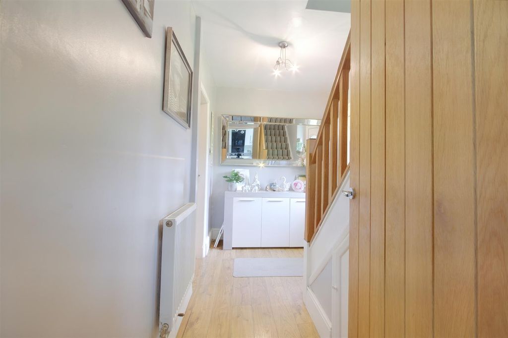 Property photo 3 of 24 Hall Dsc_8329.Jpeg