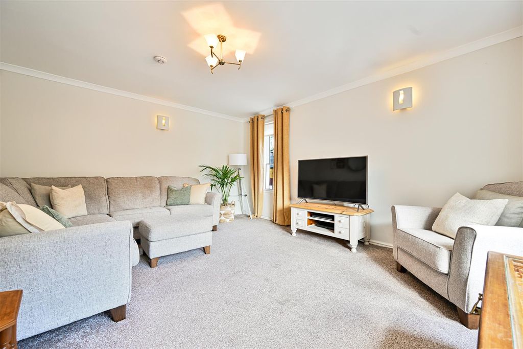 Property photo 3 of 38