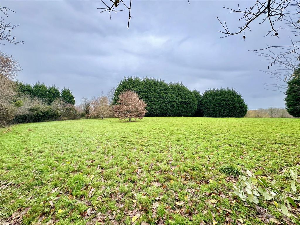 Property photo 3 of 8