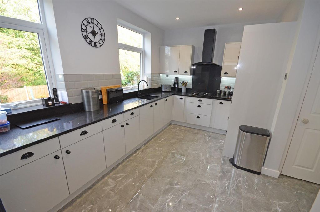 Property photo 3 of 39 01B.Jpg