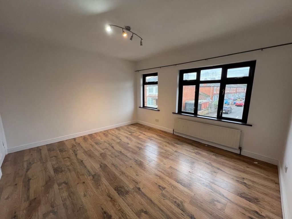 Property photo 3 of 8 Living Room