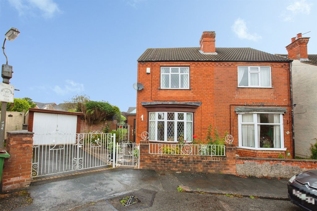 Property photo 1 of 28