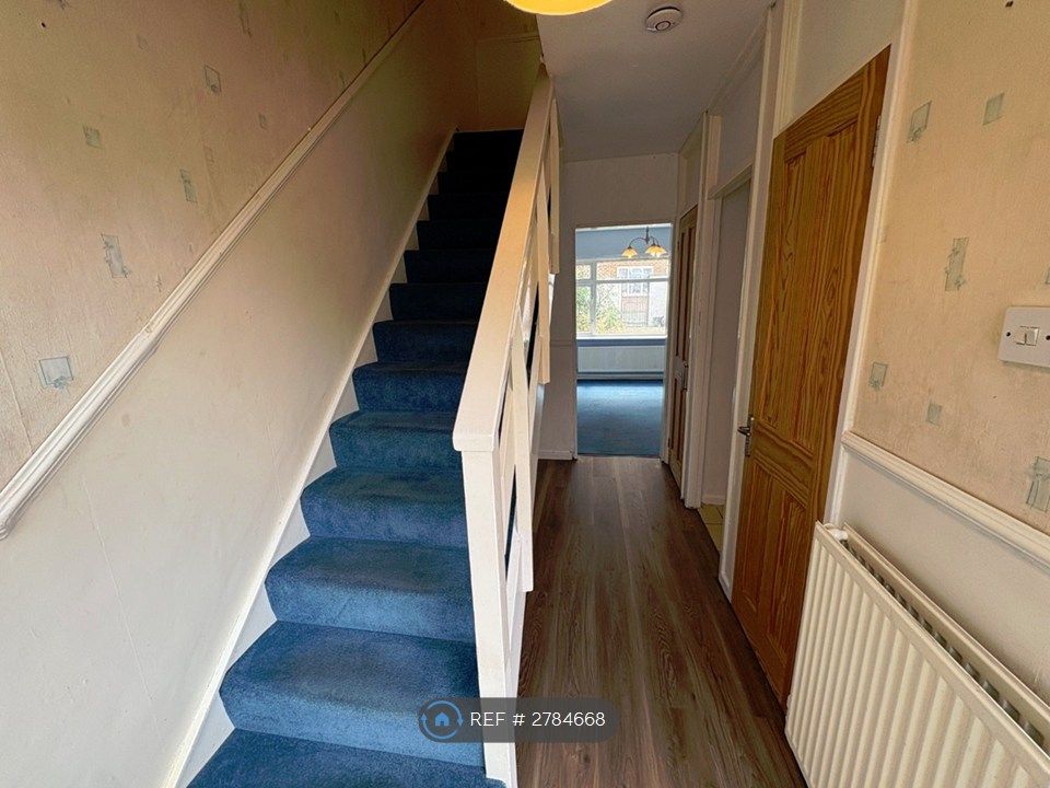 Property photo 2 of 12 Hallway