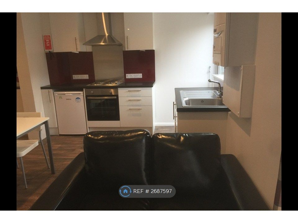 Property photo 3 of 6 Kitchen/Lounge