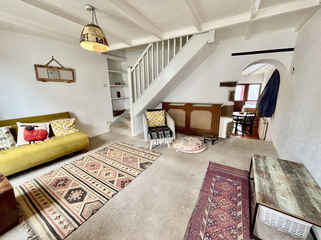 Property photo 2 of 9 Gallery