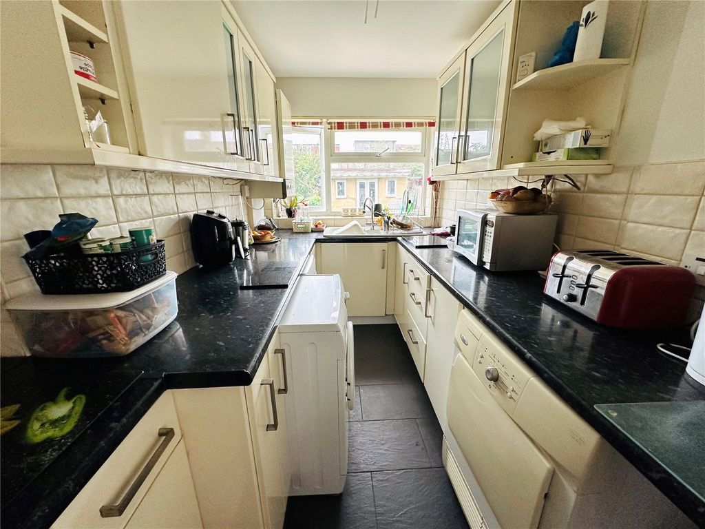 Property photo 3 of 11 Picture No. 13
